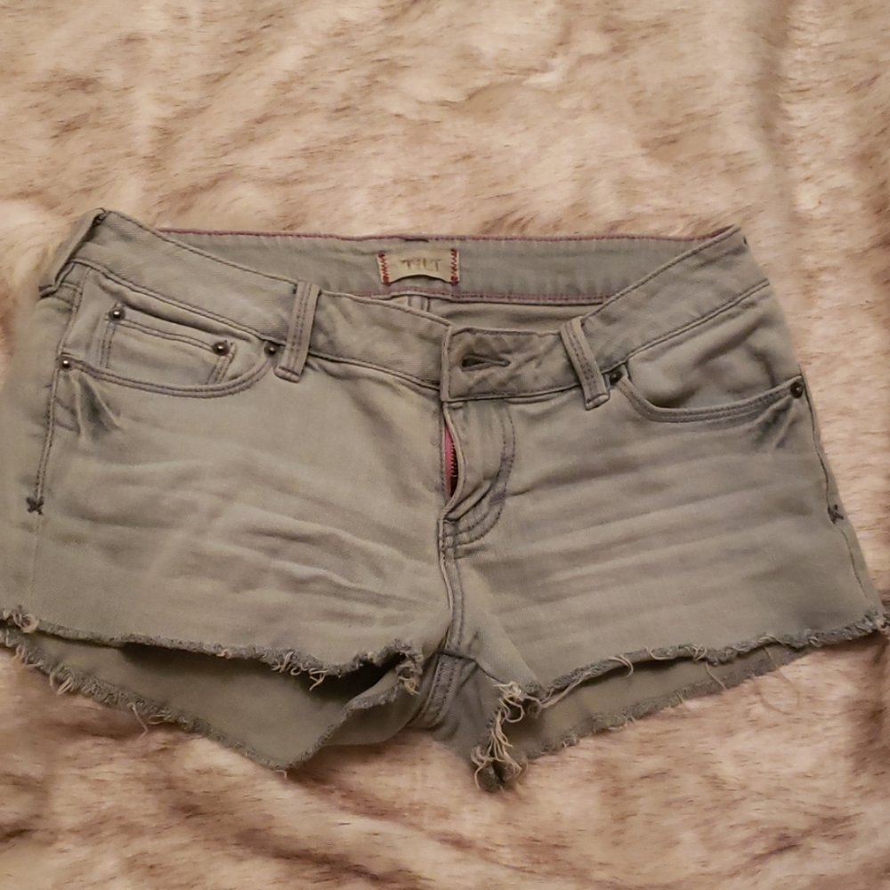 Low Waisted Vintage Y2k Light jean shorts